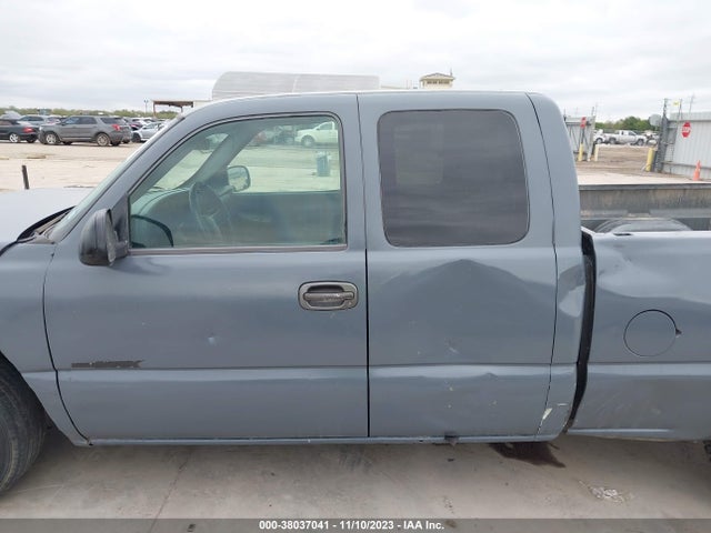2002 CHEVROLET SILVERADO 1500 LS VIN: 2GCEC19TX21209818