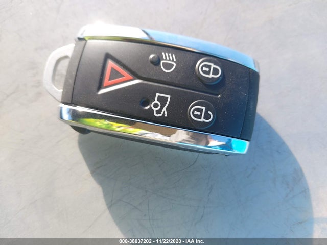 2010 JAGUAR XF SAJWA0FA7AHR57902 Photo 10