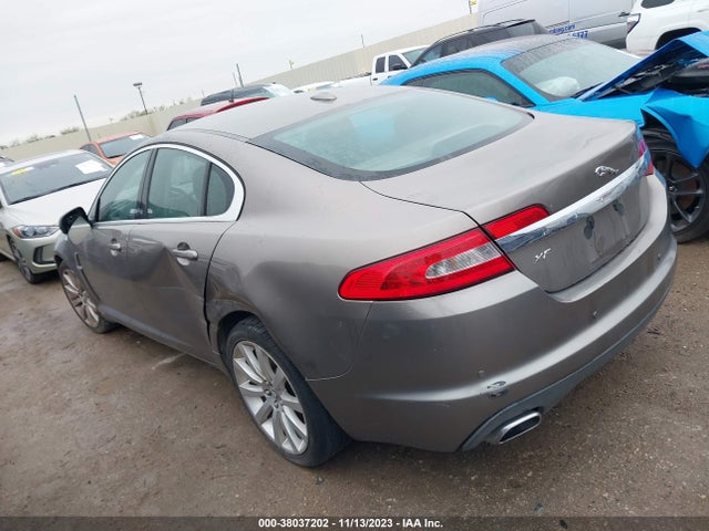 2010 JAGUAR XF SAJWA0FA7AHR57902 Photo 2