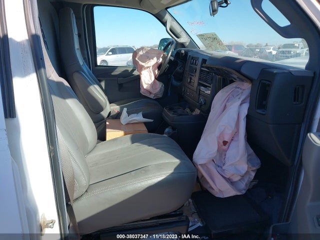Chevrolet Express 2500 Work Van 2017 1GCWGAFF6H1185734 Image 5