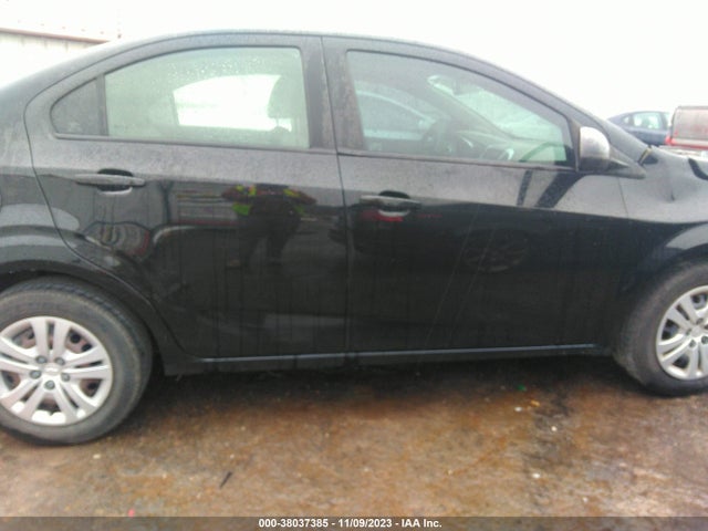 Chevrolet Sonic Ls Auto 2017 1G1JB5SH5H4157390 Image 13
