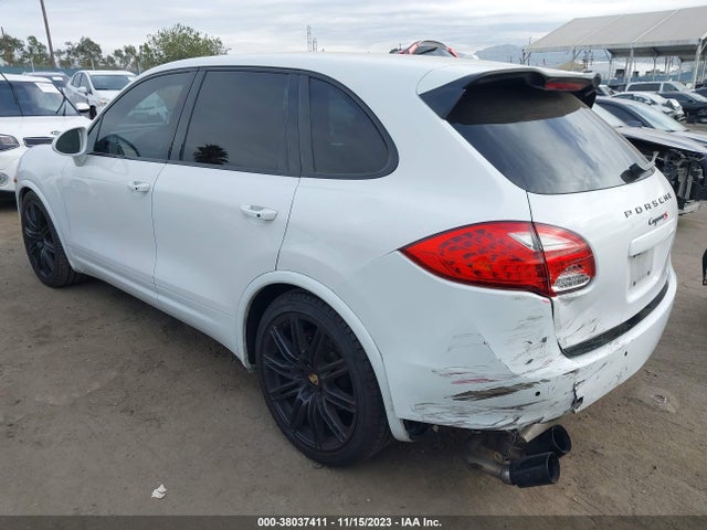 2014 PORSCHE CAYENNE WP1AB2A27ELA59268 Photo 2
