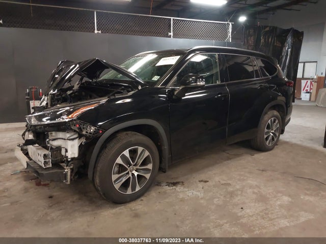 Toyota Highlander Xle 2021 5TDGZRBH5MS160535 Image 2
