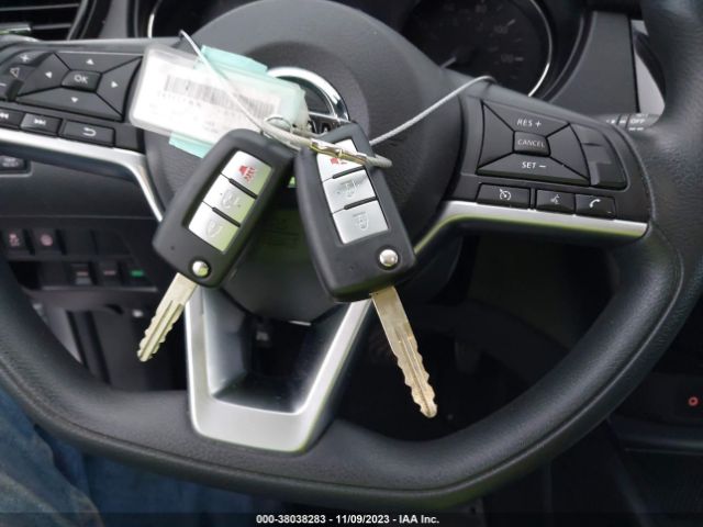 JN1BJ1AW5MW423693 Nissan Rogue Sport S