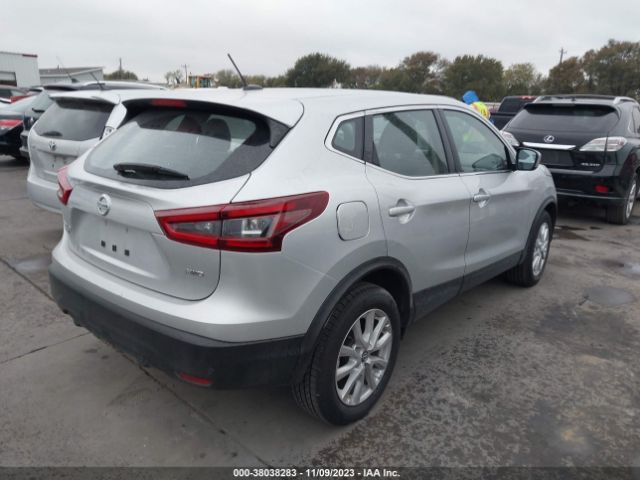 JN1BJ1AW5MW423693 Nissan Rogue Sport S