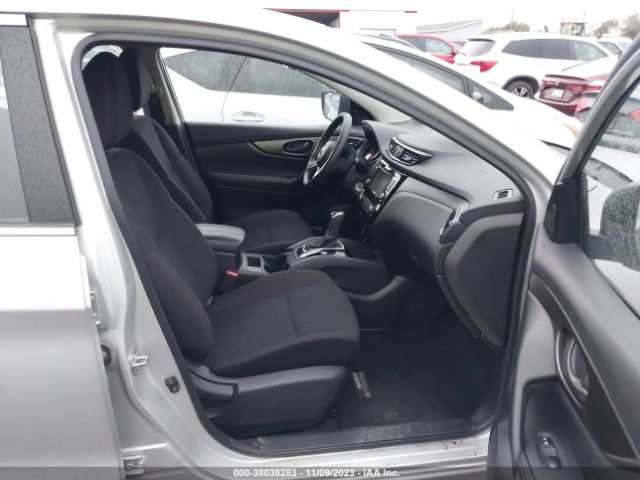 JN1BJ1AW5MW423693 Nissan Rogue Sport S