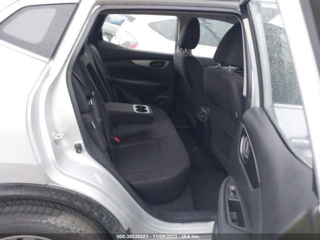 JN1BJ1AW5MW423693 Nissan Rogue Sport S