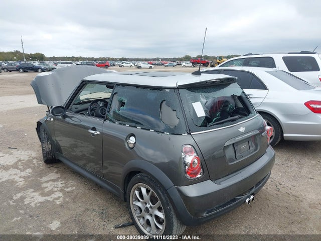 2006 MINI COOPER S WMWRE33546TN27657 Photo 5