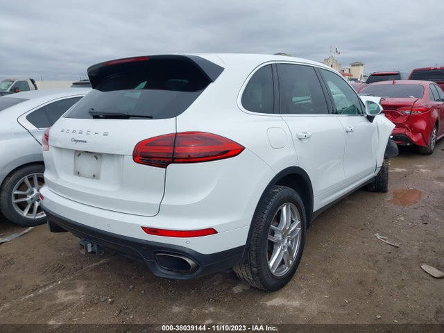 2016 PORSCHE CAYENNE WP1AA2A26GLA03067 Photo 3