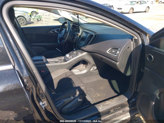 Chrysler 200 Limited 2015 1C3CCCAB6FN646312 Image 5