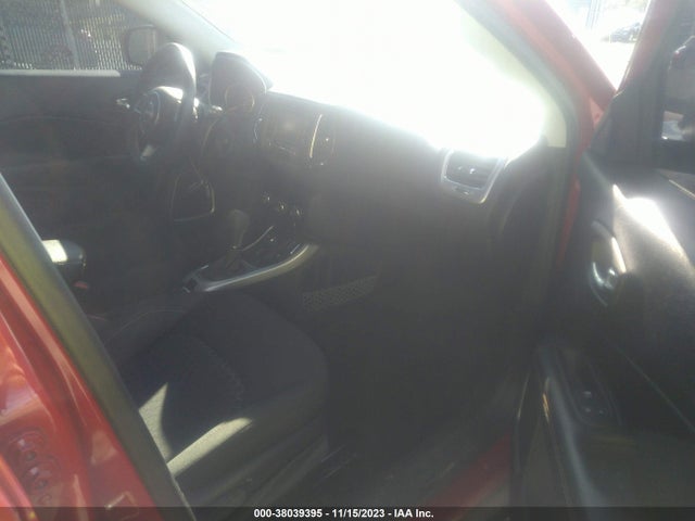 2018 JEEP COMPASS SPORT 4X4 VIN: 3C4NJDAB2JT210033