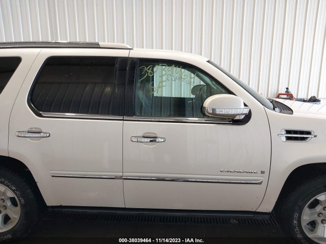 2008 CADILLAC ESCALADE STANDARD VIN: 1GYFK438X8R261036