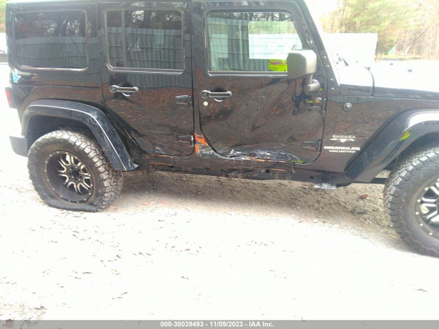 1C4BJWEG2HL528034 Jeep Wrangler Unlimited Sahara 4x4