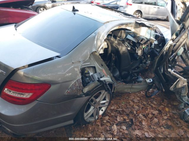 WDDGF8AB9ER324102 Mercedes-Benz C 300 Luxury 4matic
