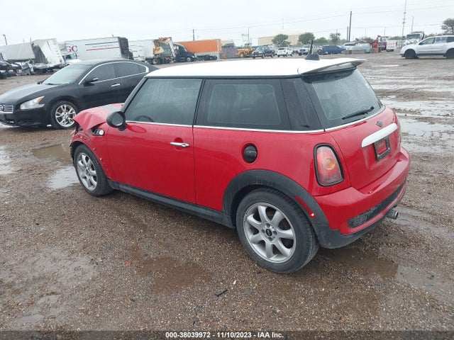 2008 MINI COOPER S WMWMF73528TT86962 Photo 2