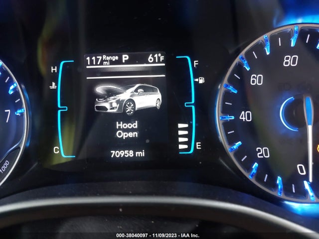 2C4RC1BG9HR511819 Chrysler Pacifica Touring-l