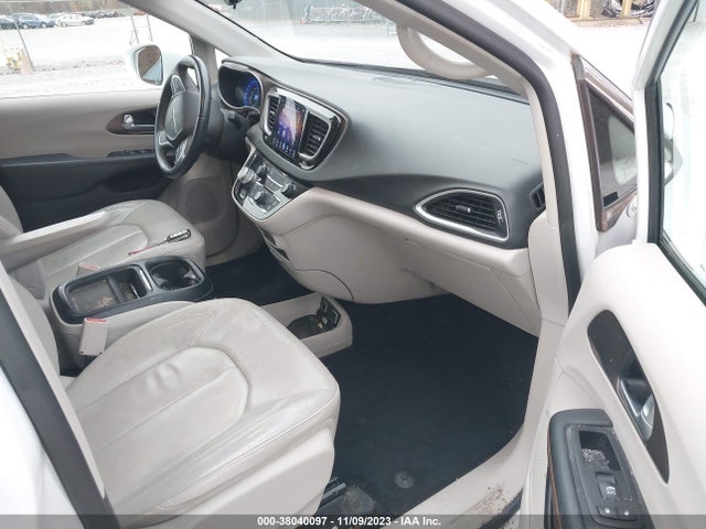 2C4RC1BG9HR511819 Chrysler Pacifica Touring-l