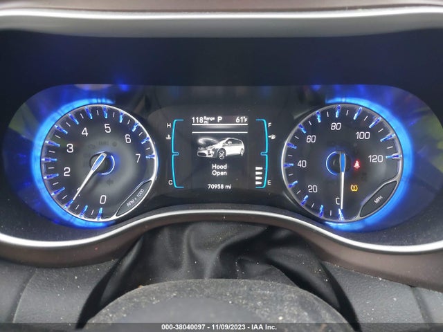 2C4RC1BG9HR511819 Chrysler Pacifica Touring-l