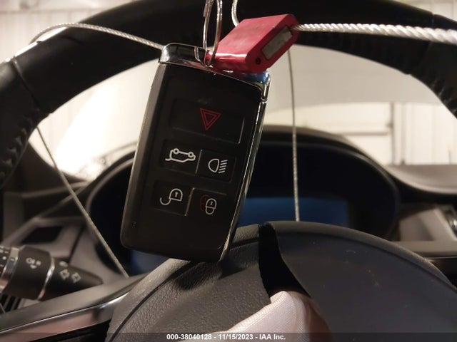 2019 JAGUAR E-PACE SADFP2FX6K1Z47437 Photo 10