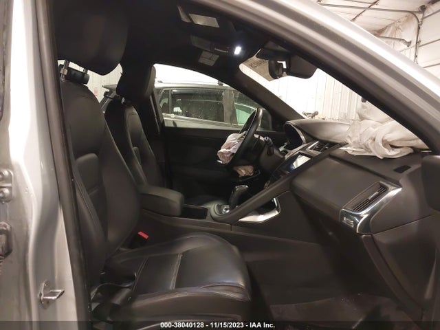 2019 JAGUAR E-PACE SADFP2FX6K1Z47437 Photo 4