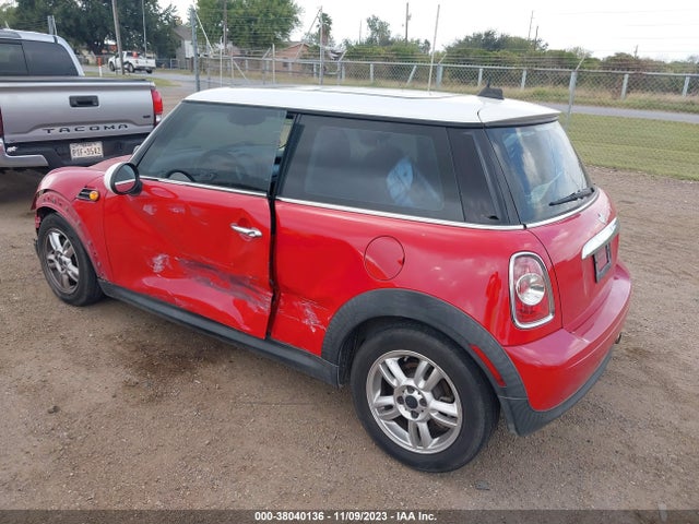 2012 MINI COOPER WMWSU3C59CT258040 Photo 2