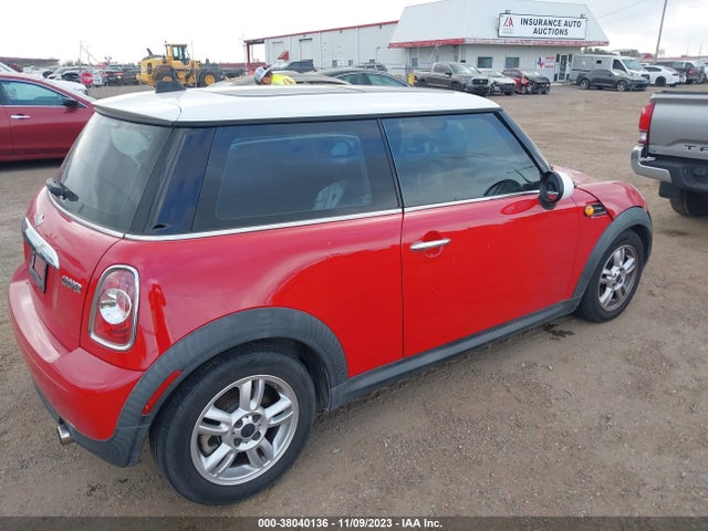 2012 MINI COOPER WMWSU3C59CT258040 Photo 3