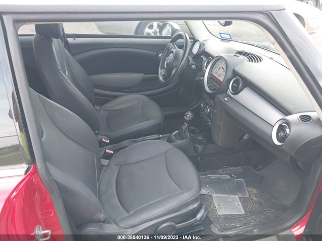 2012 MINI COOPER WMWSU3C59CT258040 Photo 4