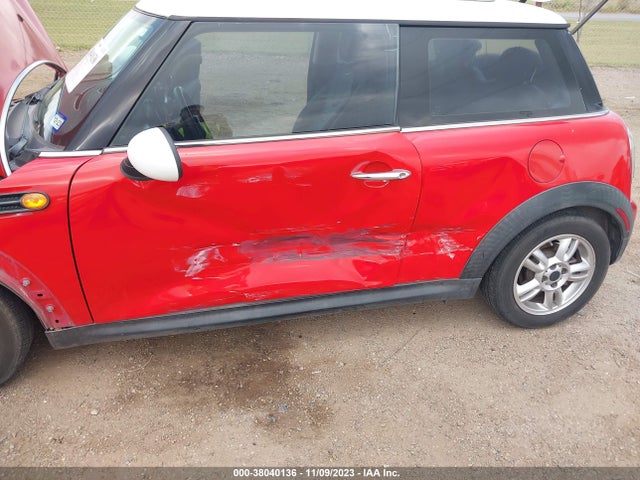 2012 MINI COOPER WMWSU3C59CT258040 Photo 5