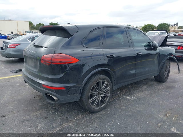 2017 PORSCHE CAYENNE WP1AA2A21HKA90531 Photo 3
