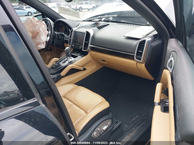 2017 PORSCHE CAYENNE WP1AA2A21HKA90531 Photo 4