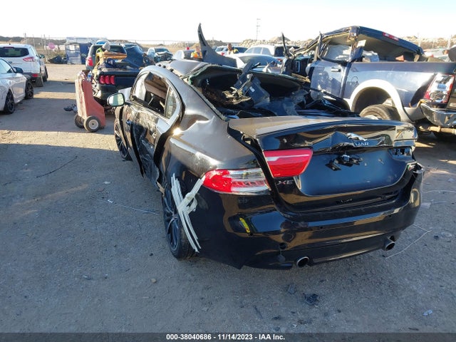 2019 JAGUAR XE SAJAG4FV6KCP49169 Photo 2