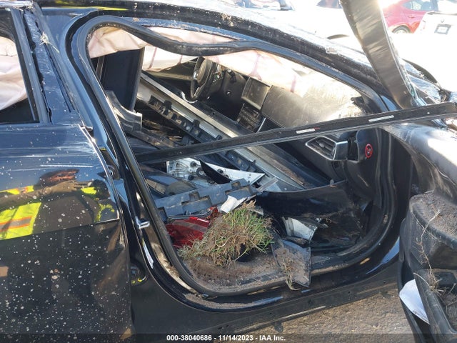 2019 JAGUAR XE SAJAG4FV6KCP49169 Photo 4