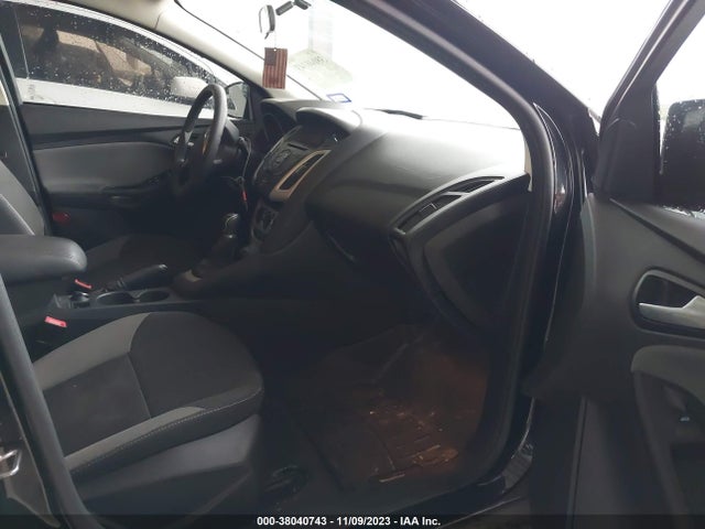 2014 FORD FOCUS SE VIN: 1FADP3K23EL399172