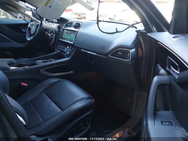 2017 JAGUAR F-PACE SADCL2BV8HA491159 Photo 4