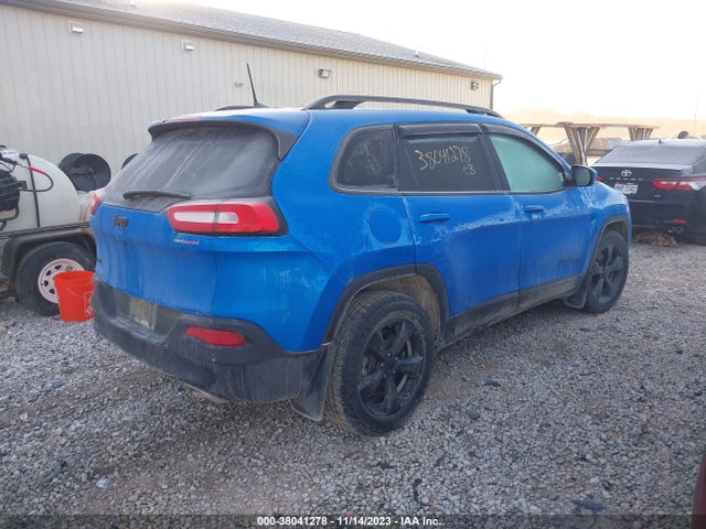 1C4PJMDX3JD600323 Jeep Cherokee Limited 4x4