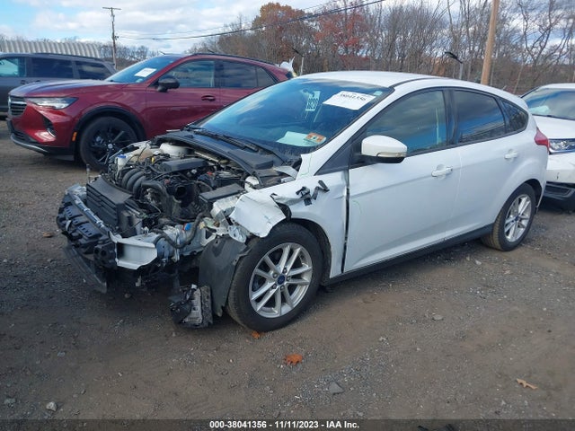 2015 FORD FOCUS SE VIN: 1FADP3K29FL276039