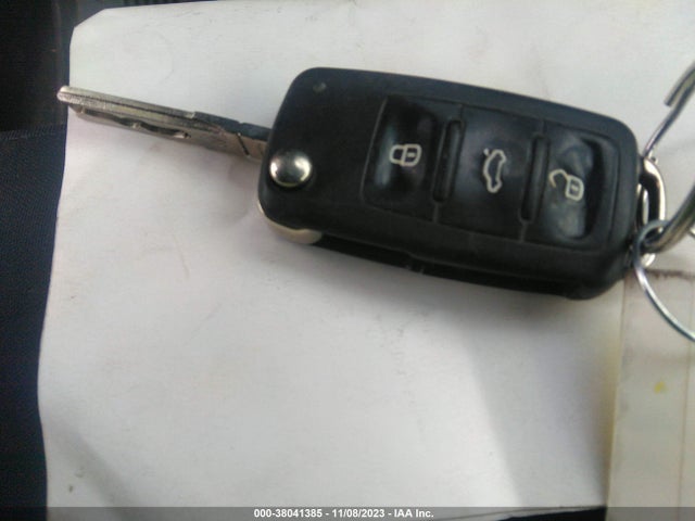 2013 VOLKSWAGEN JETTA 2.0L S VIN: 3VW2K7AJ8DM291463
