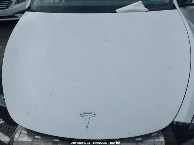 Tesla Model Y Long Range 2022 7SAYGAEE6NF404442 Image 10