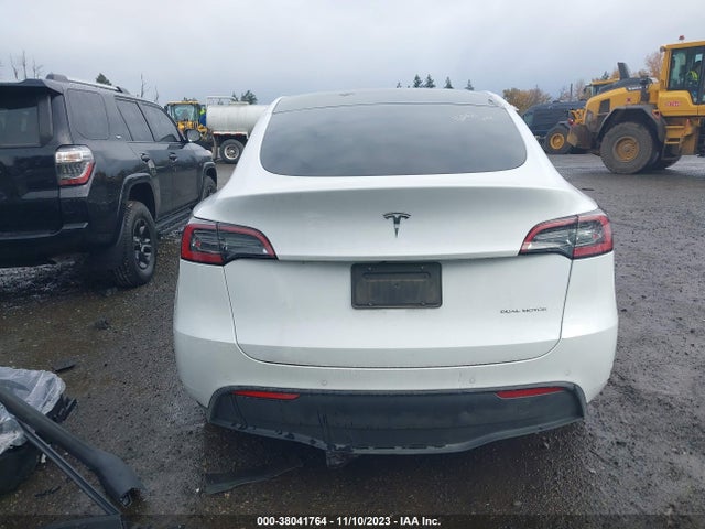 Tesla Model Y Long Range 2022 7SAYGAEE6NF404442 Image 17
