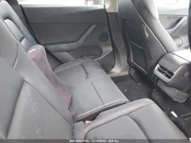 Tesla Model Y Long Range 2022 7SAYGAEE6NF404442 Image 8