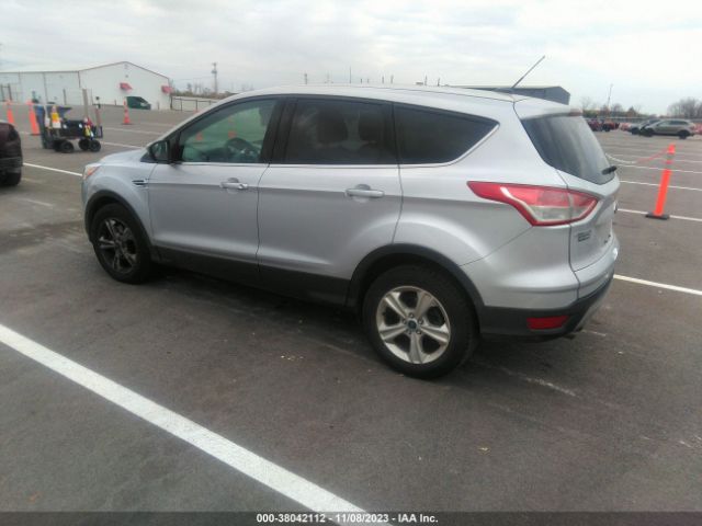 1FMCU9GX9GUB92834 Ford ESCAPE SE