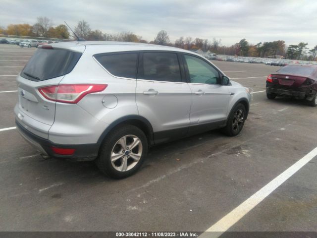 1FMCU9GX9GUB92834 Ford ESCAPE SE