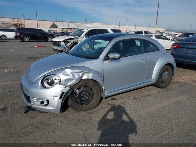2013 VOLKSWAGEN BEETLE 2.5L VIN: 3VWJX7AT1DM674885