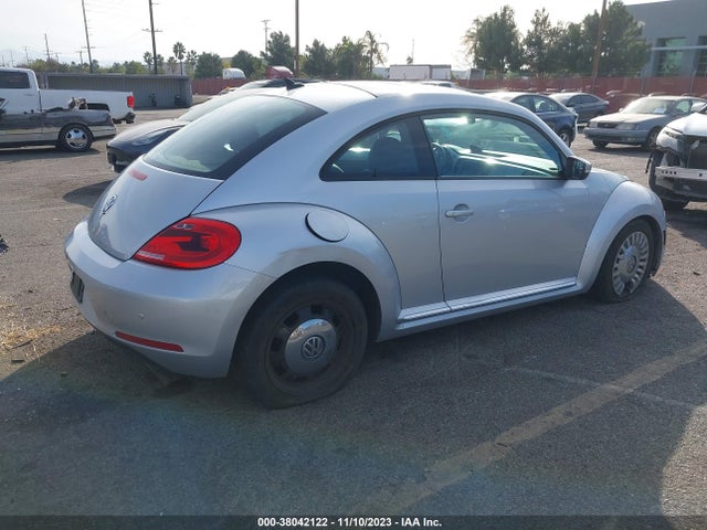 2013 VOLKSWAGEN BEETLE 2.5L VIN: 3VWJX7AT1DM674885