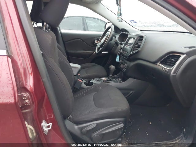 2019 JEEP CHEROKEE LATITUDE FWD VIN: 1C4PJLCB3KD357775