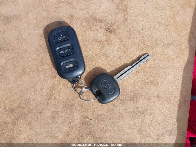 2000 TOYOTA AVALON XLS VIN: 4T1BF28B8YU016830