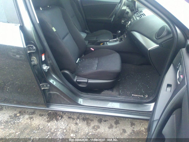 38042439 :رقم المزاد ، JM1BL1VF8B1470728 vin ، 2011 Mazda Mazda3 I Touring مزاد بيع