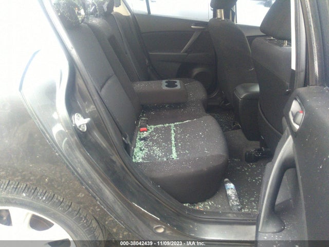 38042439 :رقم المزاد ، JM1BL1VF8B1470728 vin ، 2011 Mazda Mazda3 I Touring مزاد بيع