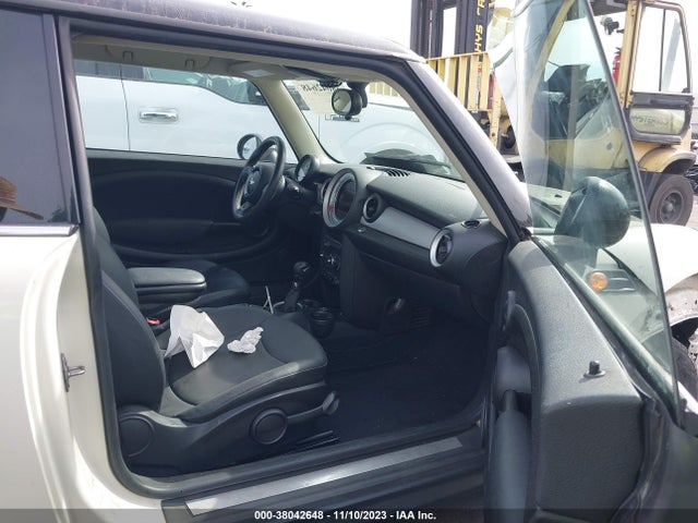 2013 MINI COOPER HARDTOP WMWSU3C56DT683569 Photo 4