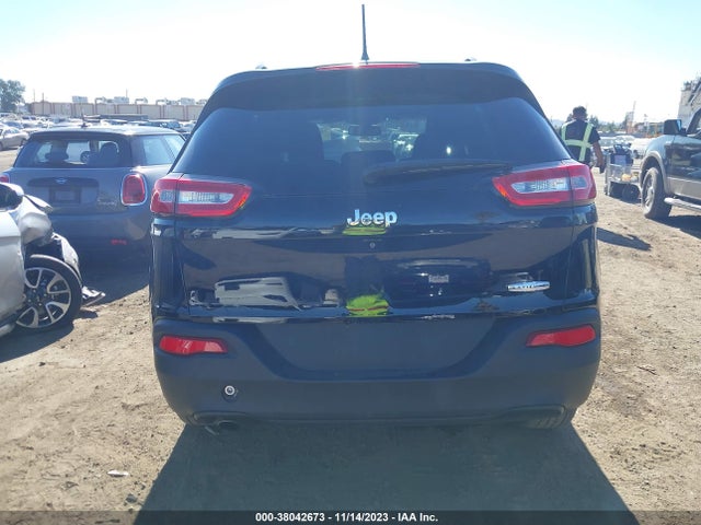 2018 JEEP CHEROKEE LATITUDE FWD VIN: 1C4PJLCB5JD565591